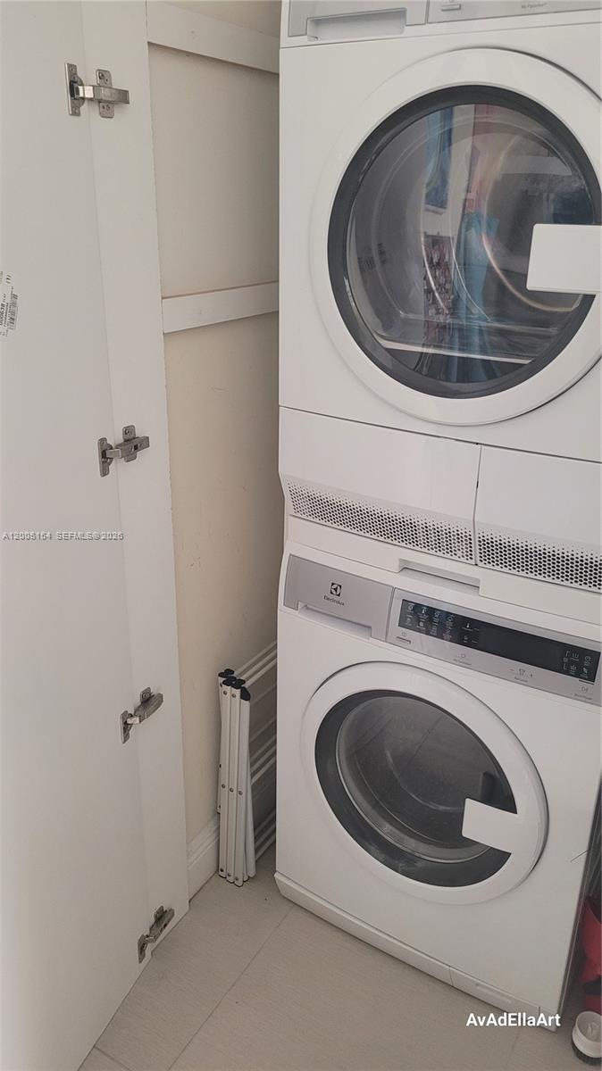 PORTO BELLAGIO CONDO - Residential