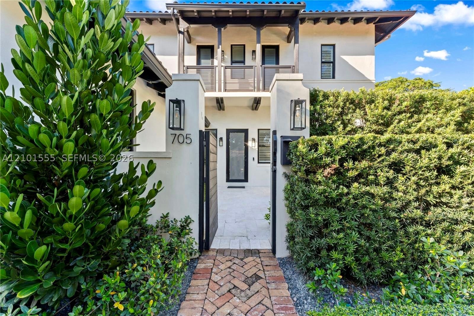 705 Madeira Ave, Coral Gables, FL, 33134 2 705 Madeira Ave