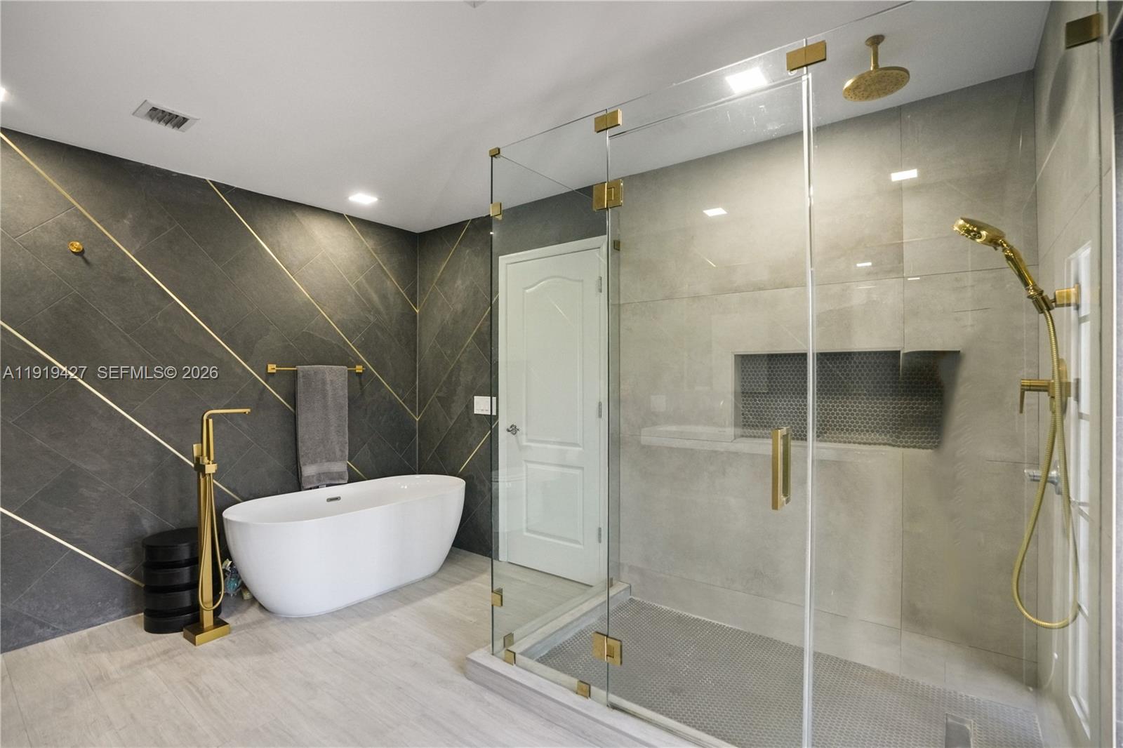 AVENTURA LAKES PHASE 1 - Residential