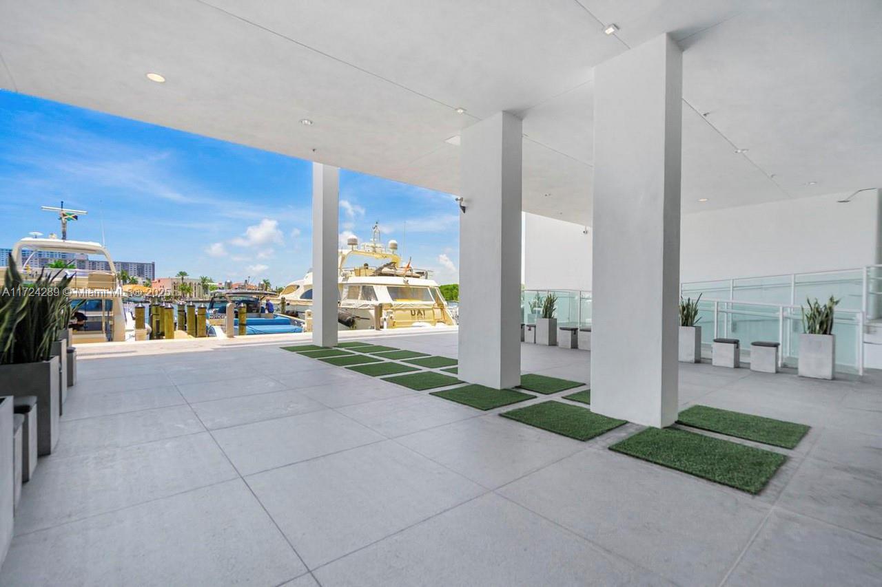 400 SUNNY ISLES CONDO EAS - Residential