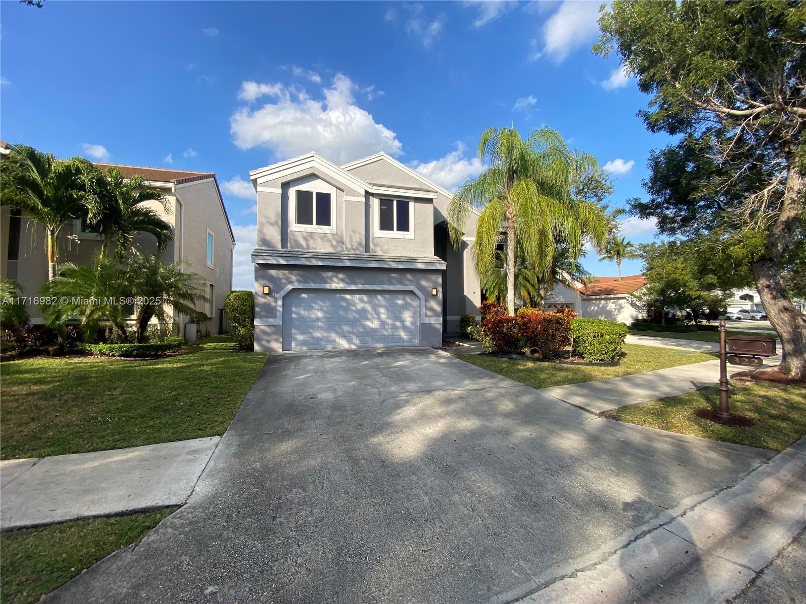 Property for Sale at 322 Lake Crest Ct, Weston, Broward County, Florida - Bedrooms: 4 
Bathrooms: 3  - $1,200,000