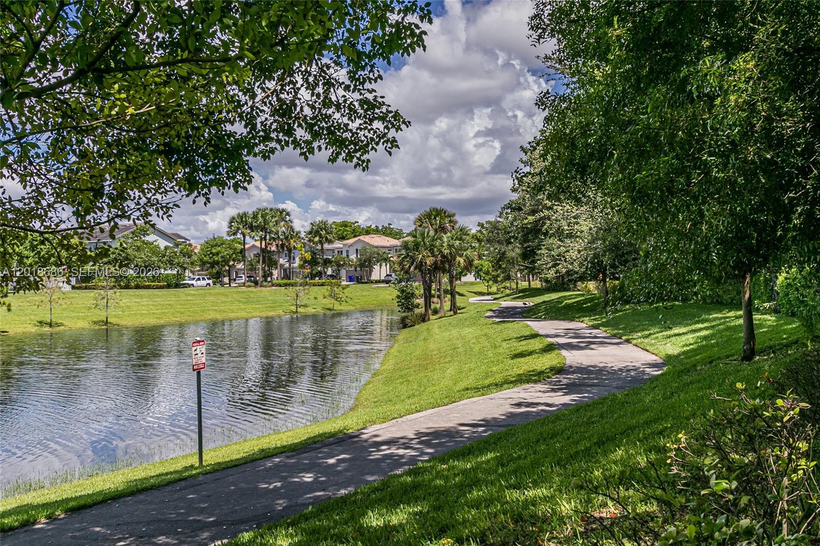 HILLCREST EAST NO 27 COND - Residential