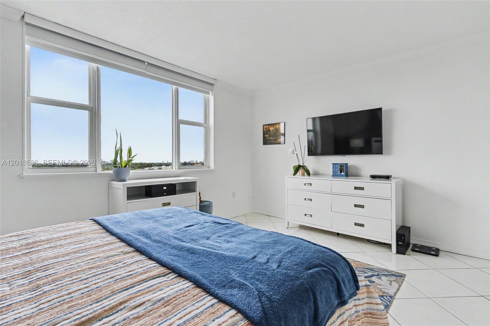 HILLCREST EAST NO 27 COND - Residential