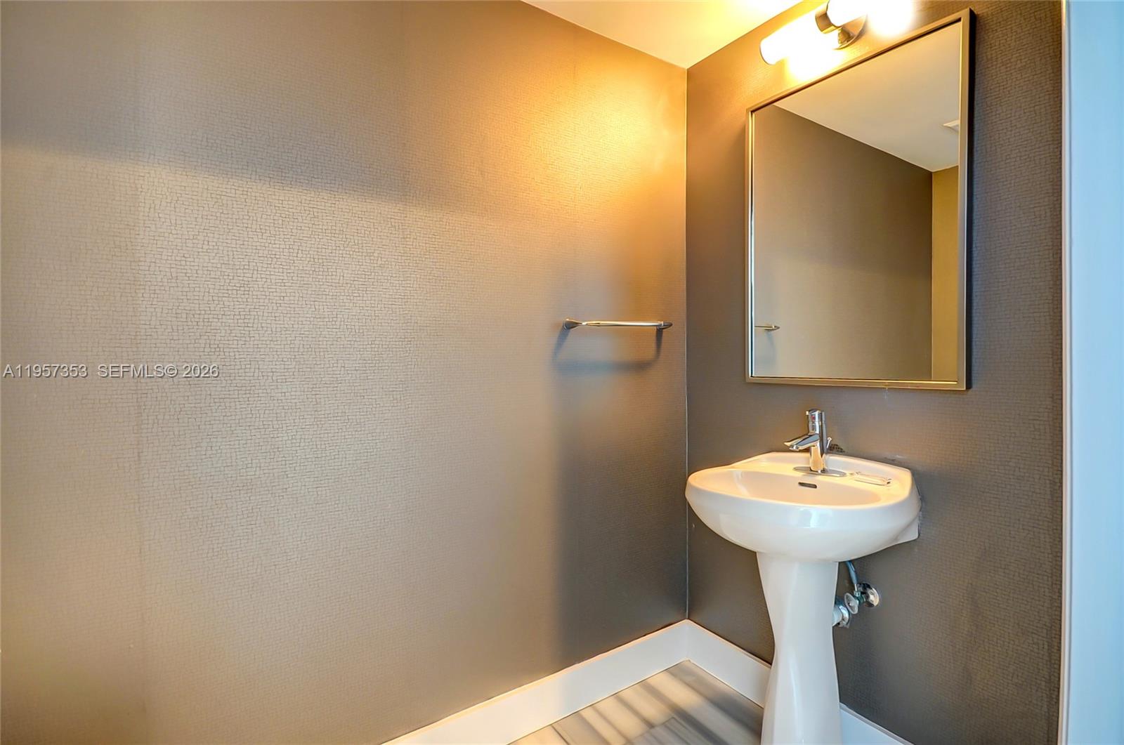 INFINITY AT BRICKELL COND - Residential