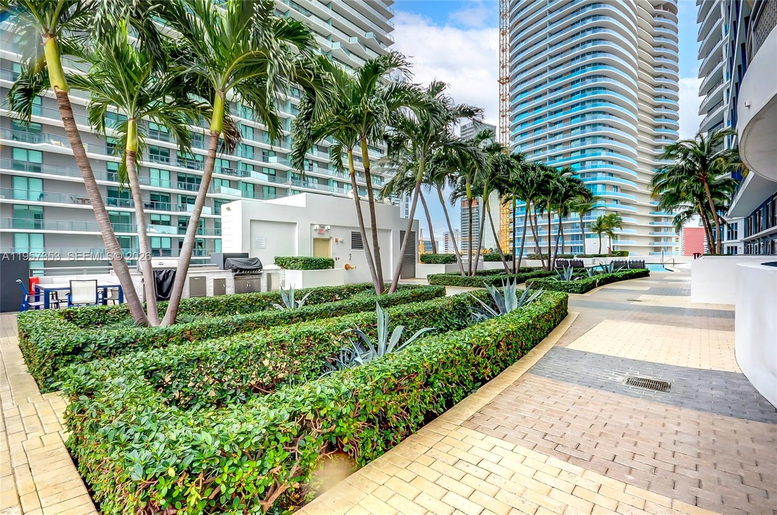 INFINITY AT BRICKELL COND - Residential