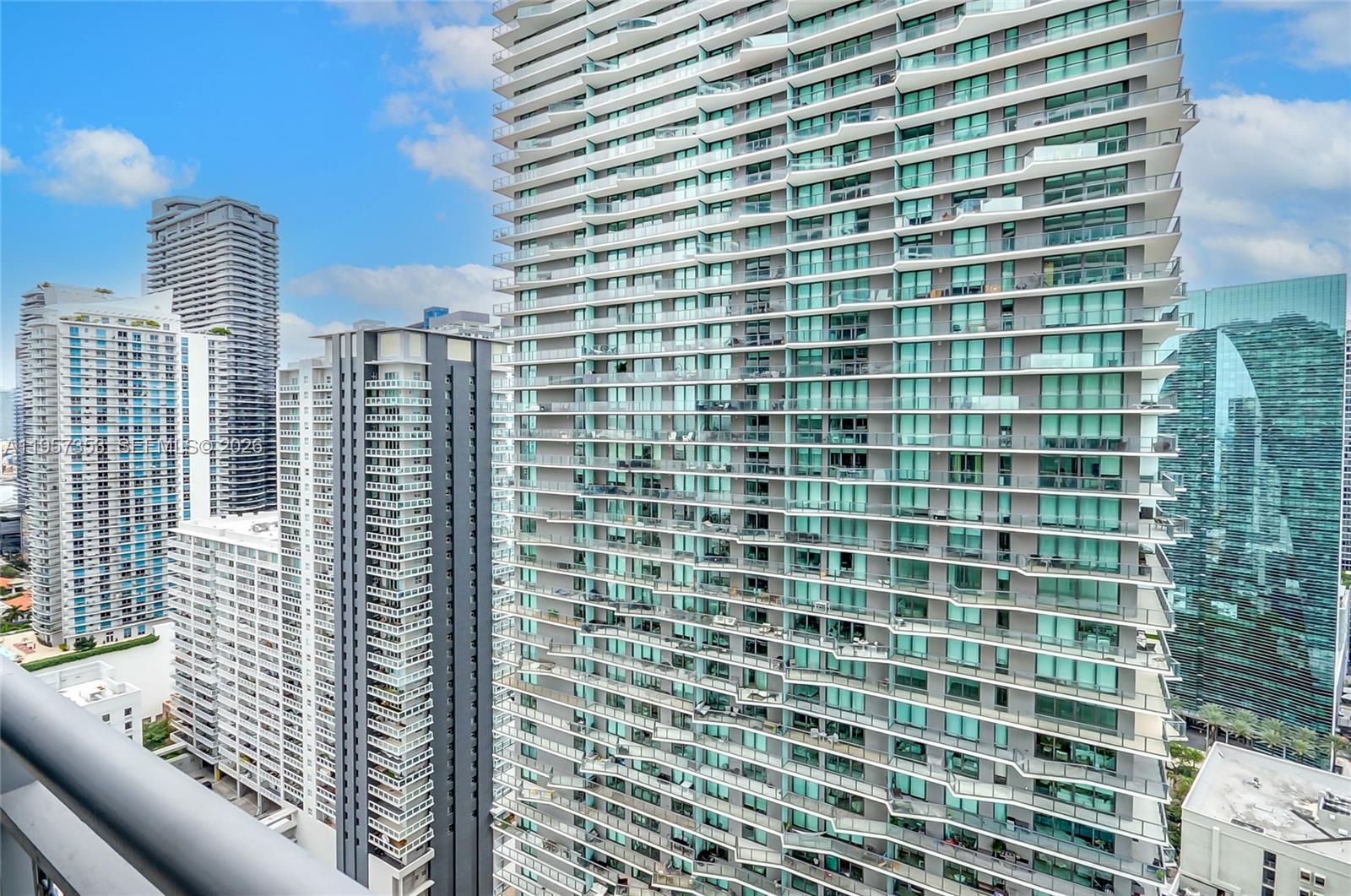 INFINITY AT BRICKELL COND - Residential