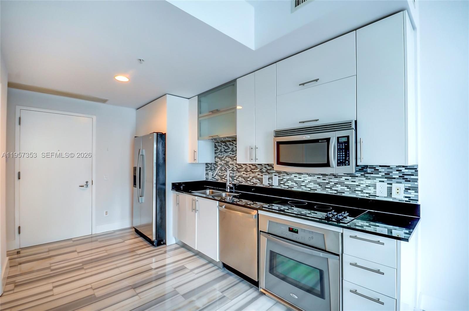 INFINITY AT BRICKELL COND - Residential