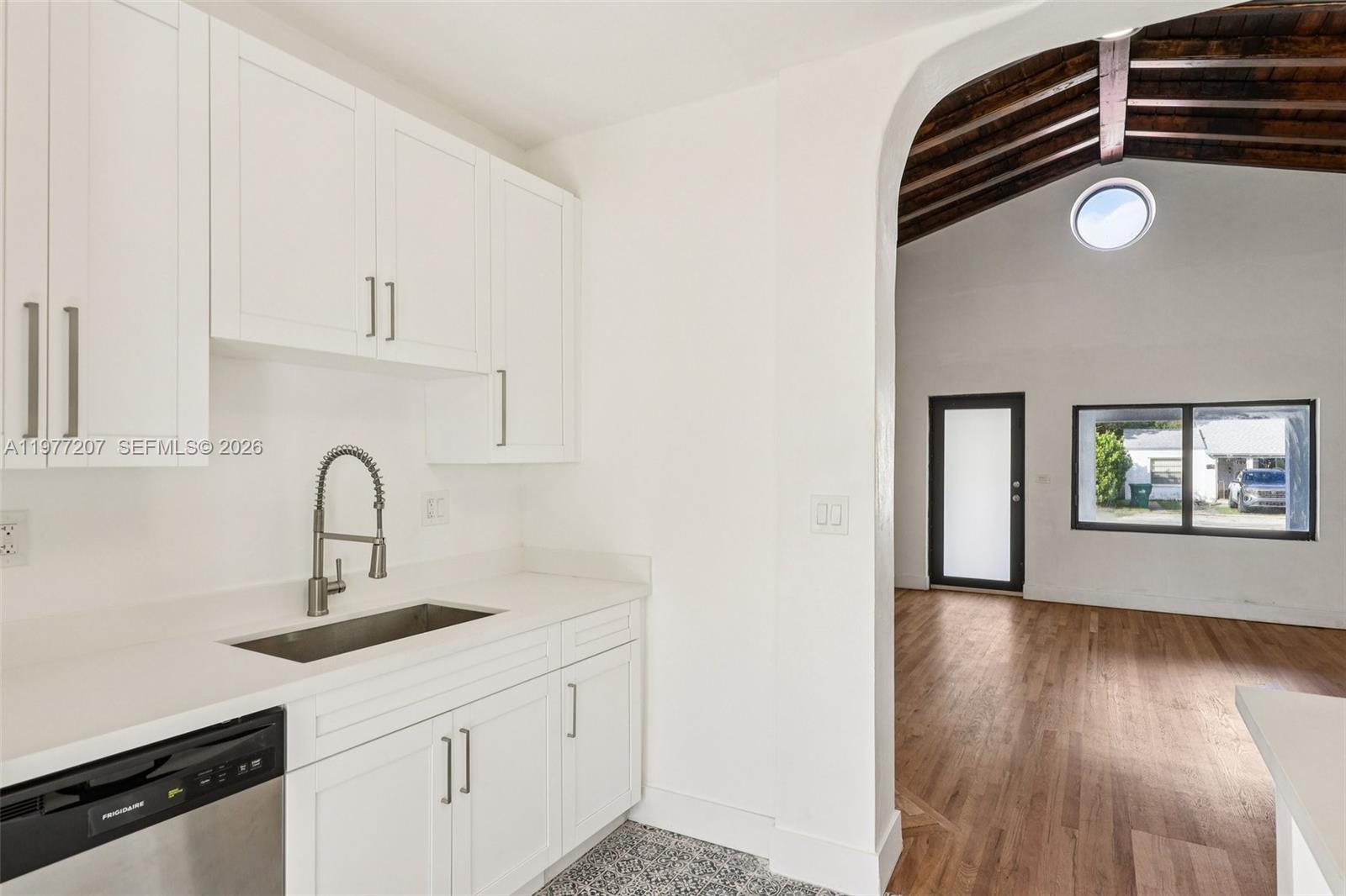 NORTH SHORE CREST - Residential