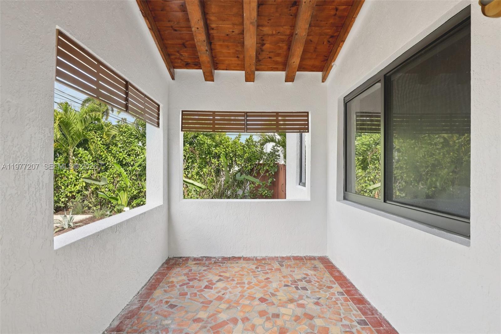 NORTH SHORE CREST - Residential