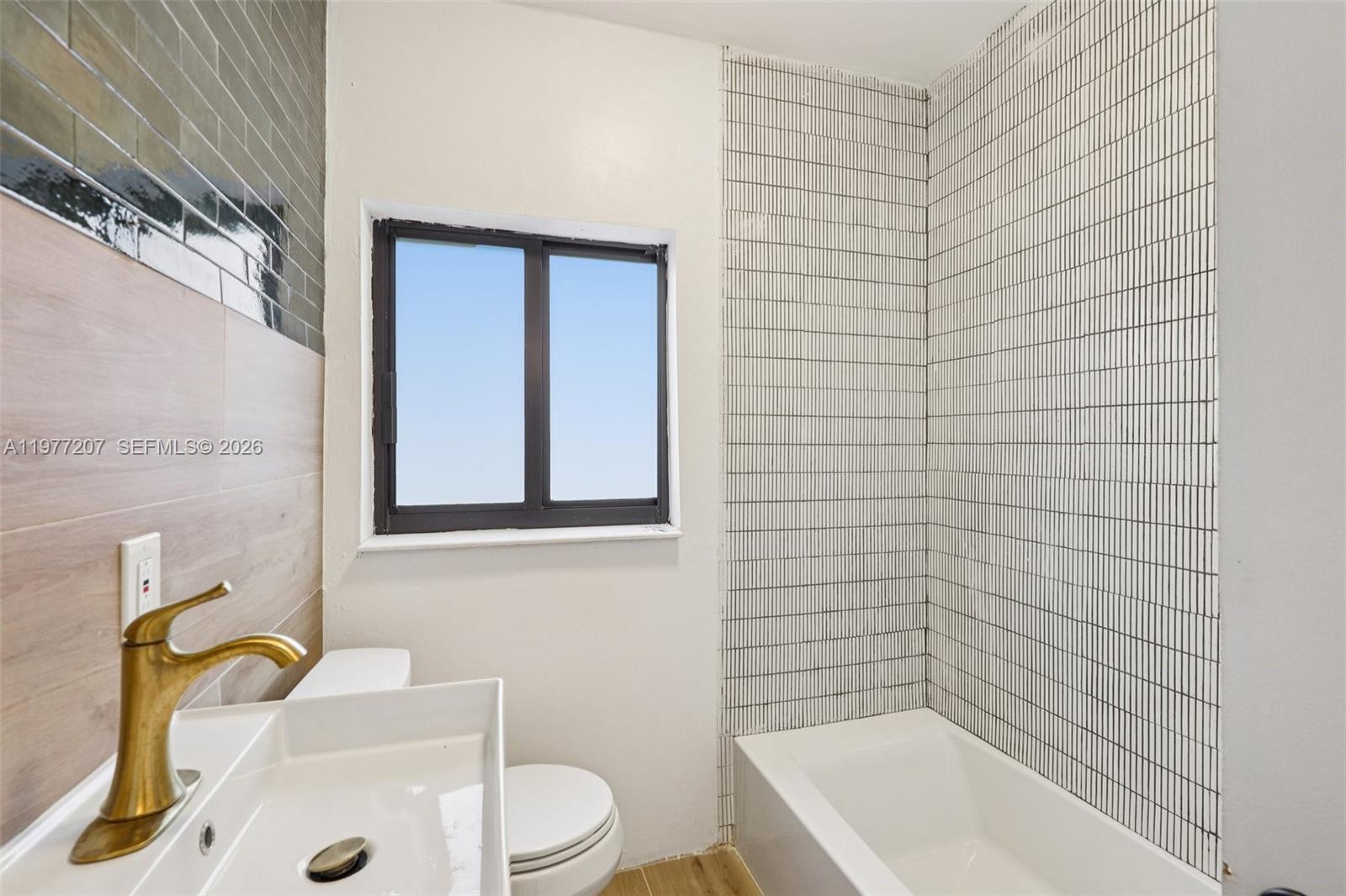 NORTH SHORE CREST - Residential