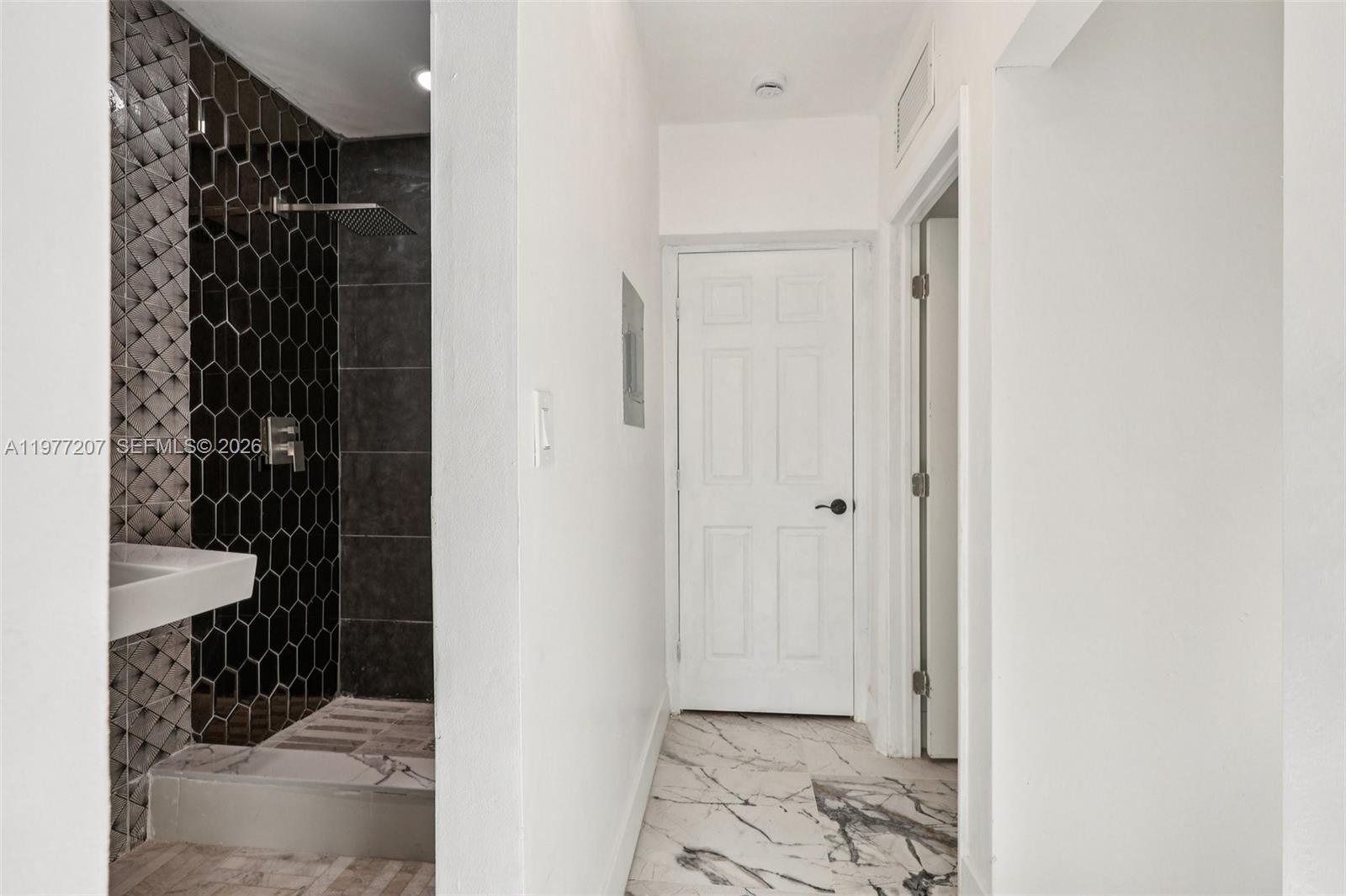 NORTH SHORE CREST - Residential