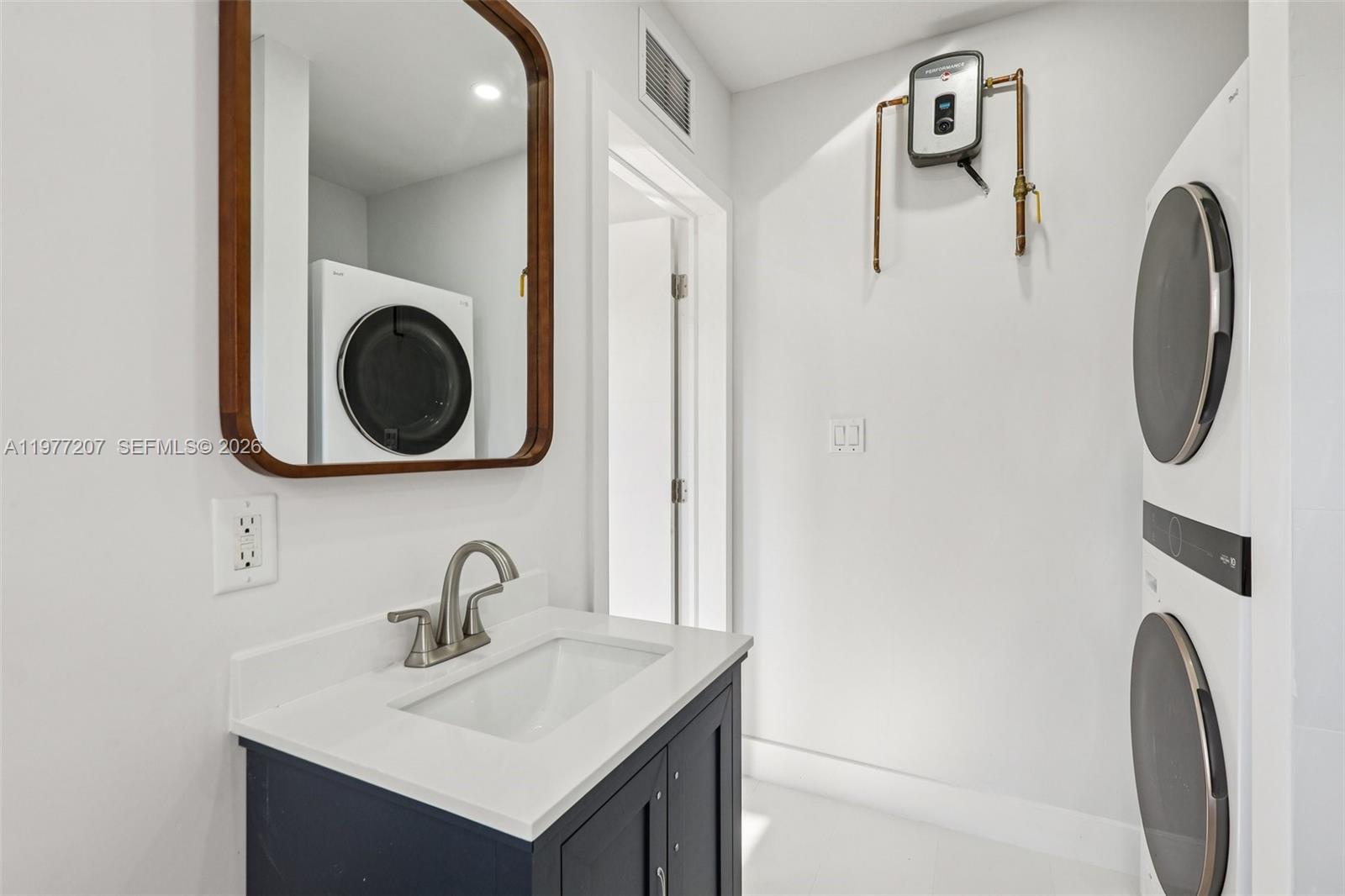 NORTH SHORE CREST - Residential