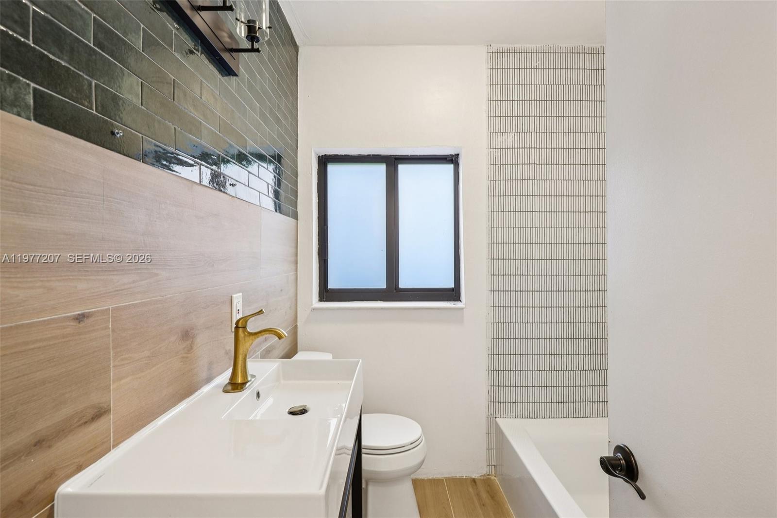 NORTH SHORE CREST - Residential