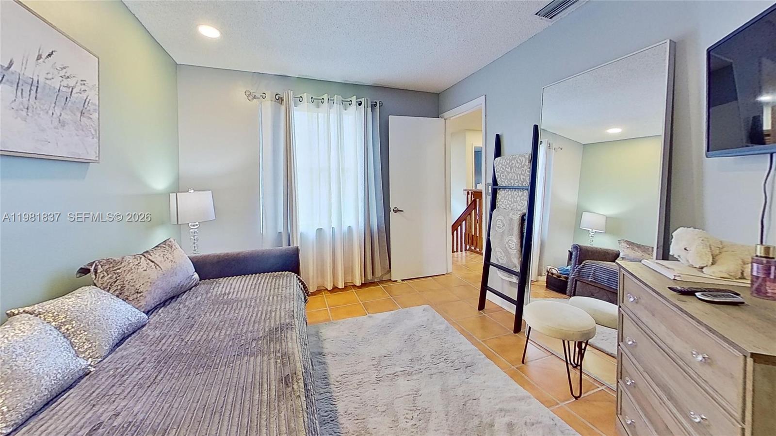 EMERALD POINTE - Residential Lease