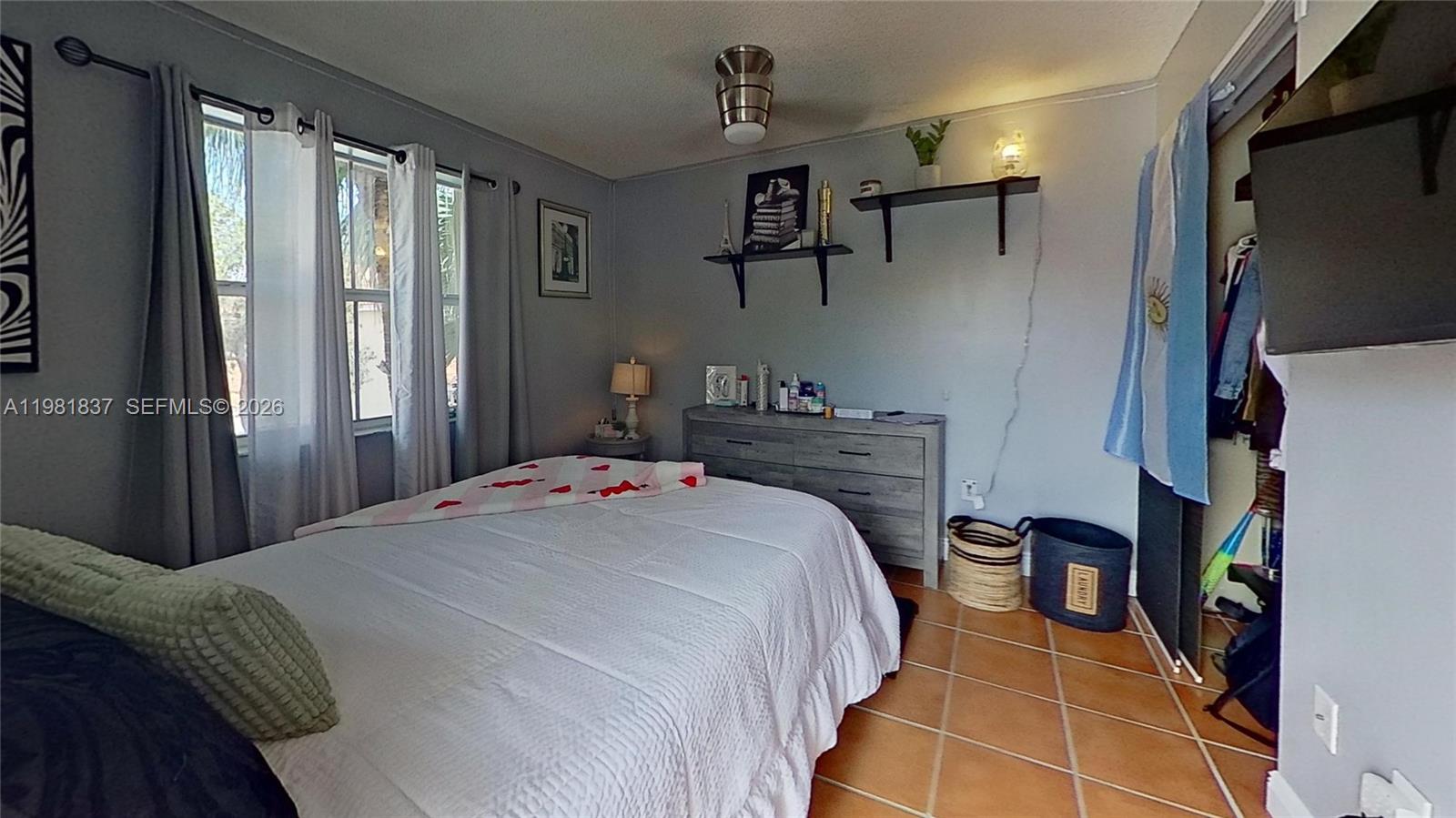 EMERALD POINTE - Residential Lease