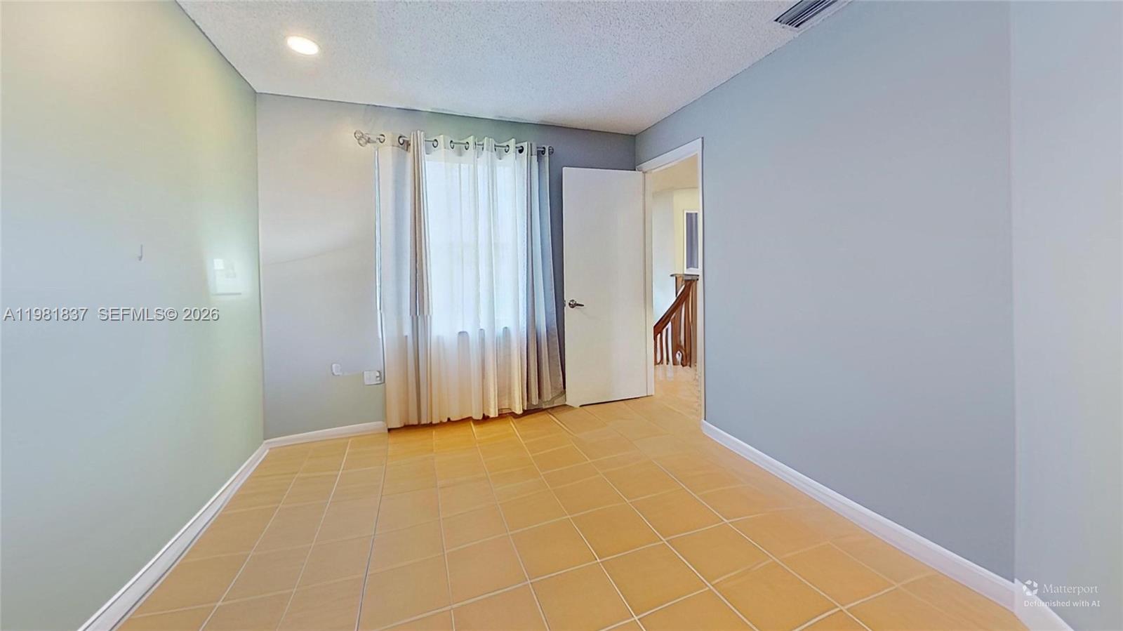 EMERALD POINTE - Residential Lease