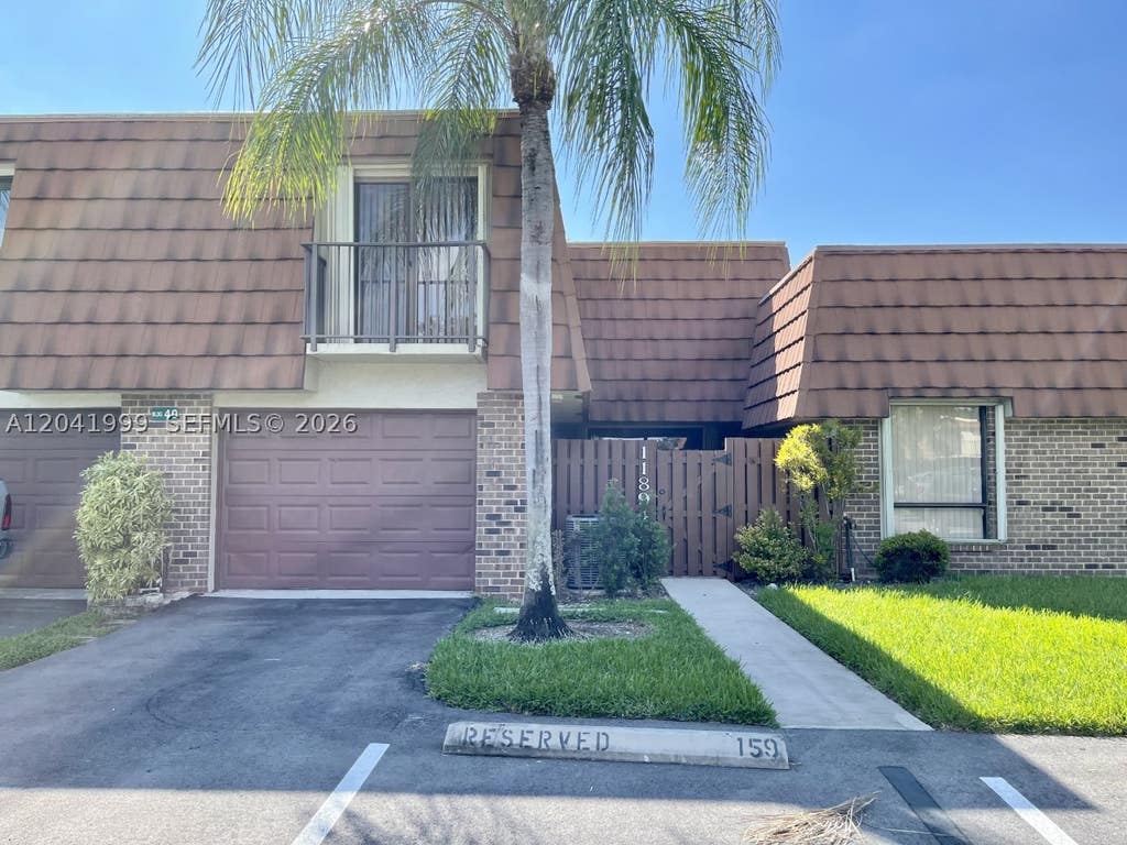 Photo of 11894 SW 12th Pl #11894, Davie, FL 33325 (MLS # A12041999)