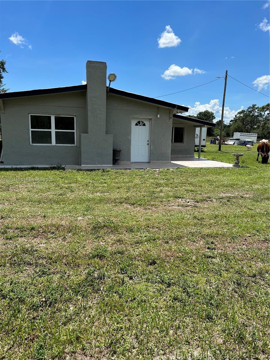 Beautiful property located in Sebring Florida, just 15 minutes from the town center. It has 13.8 acres of land and a very spacious 3/2 house, perfect to enjoy the tranquility in your home. It has two lakes and storage rooms. It also has well water and a septic tank. Do not miss this great opportunity to own this property.