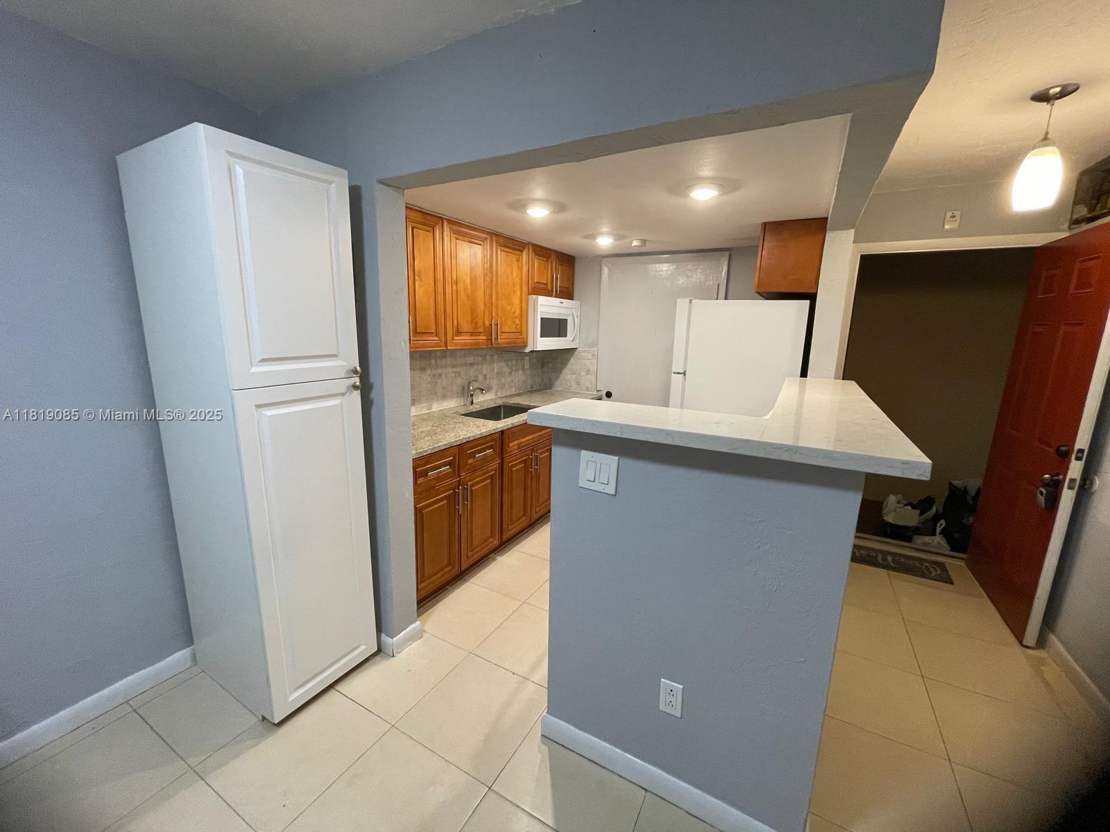 10903 N Kendall Dr 111, Miami, Broward County, Florida - 2 Bedrooms  
2 Bathrooms - 