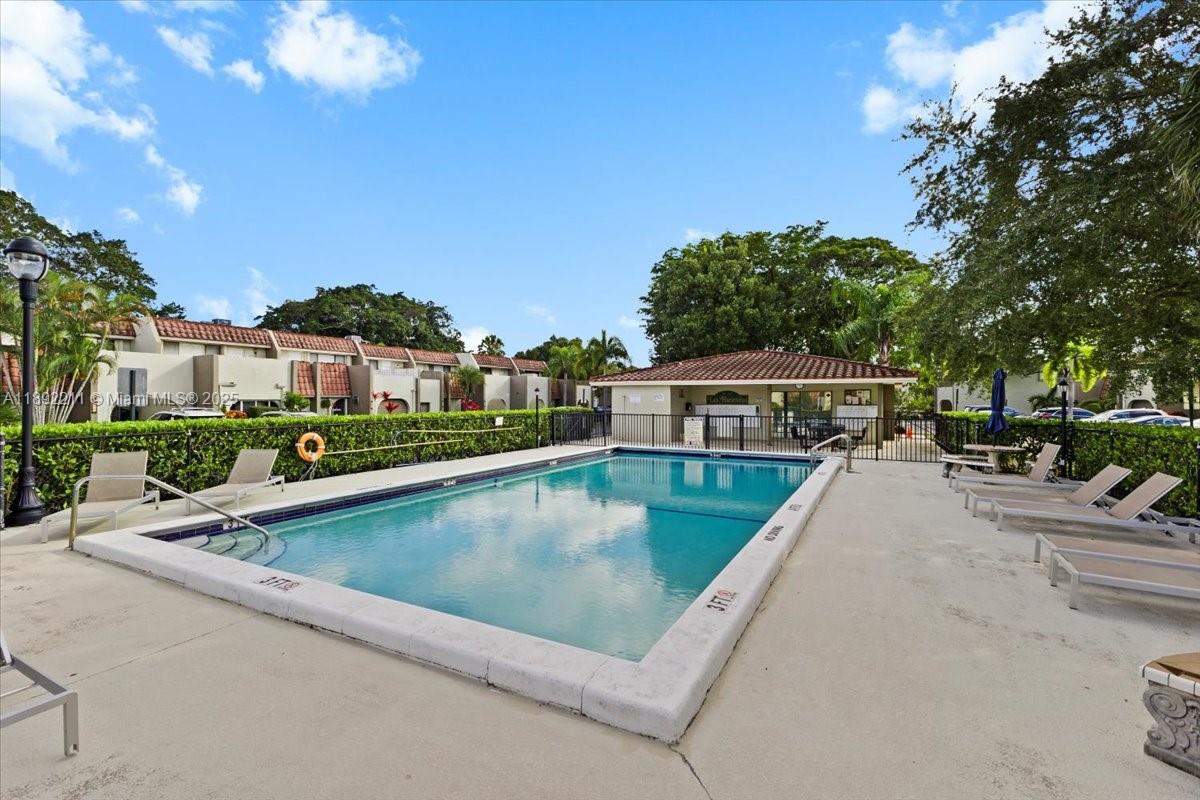LAS HACIENDAS TOWNHOUSE C - Residential