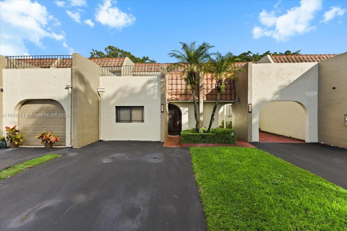 281 Jacaranda Dr 13