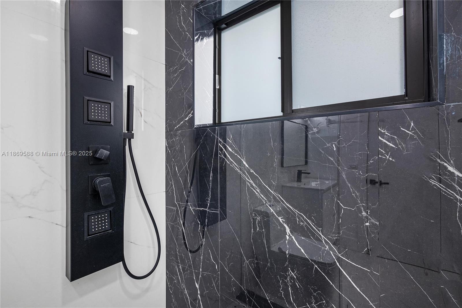 ROSE LAWN PK A SUB - Residential Income