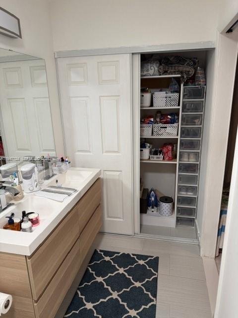 CALIFORNIA HILLS - Residential