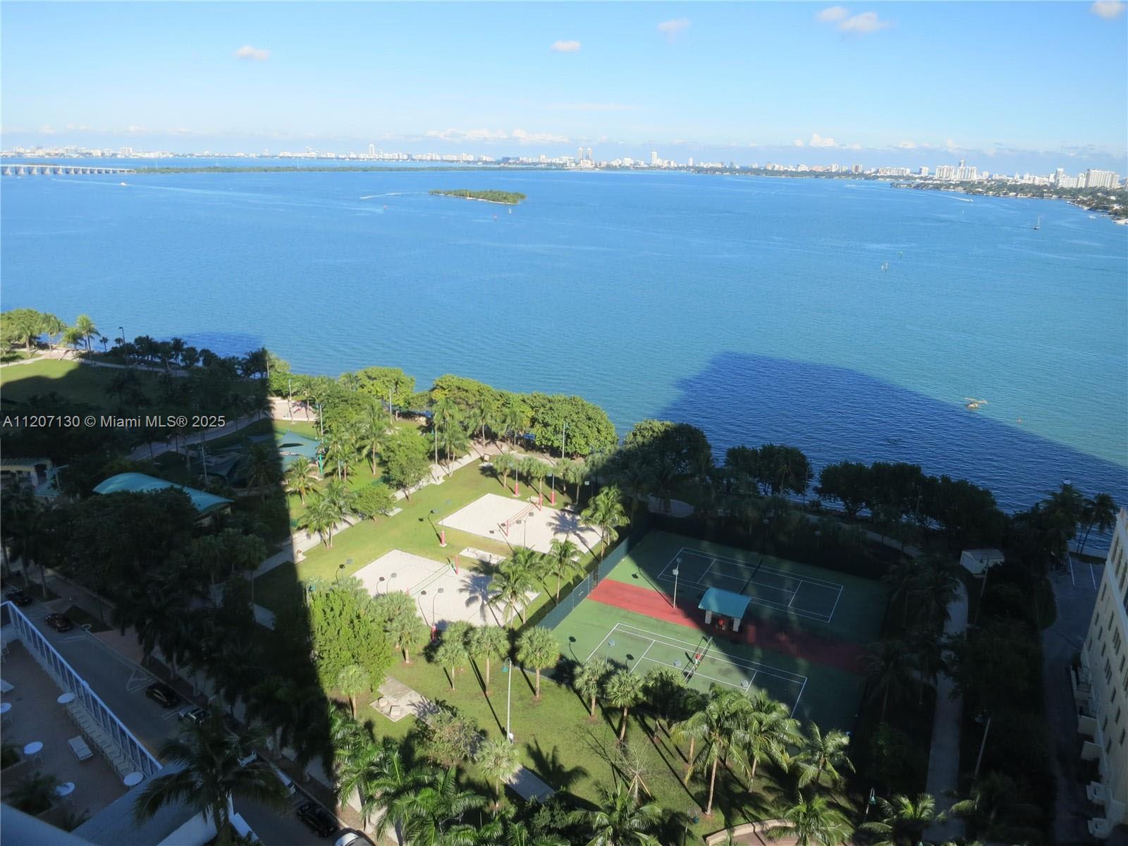 1750 N Bayshore Dr 3914