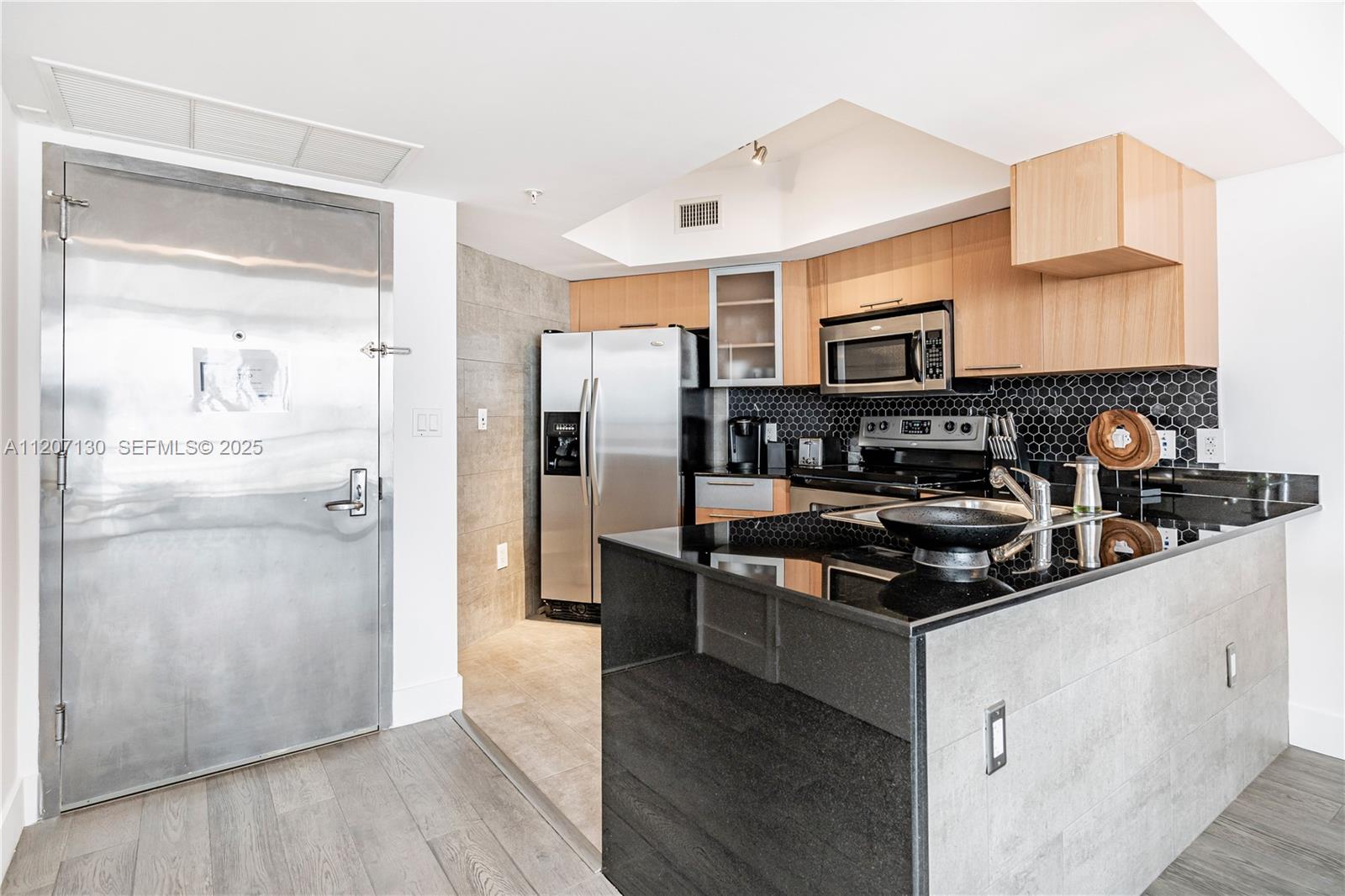 1750 N Bayshore Dr 3914