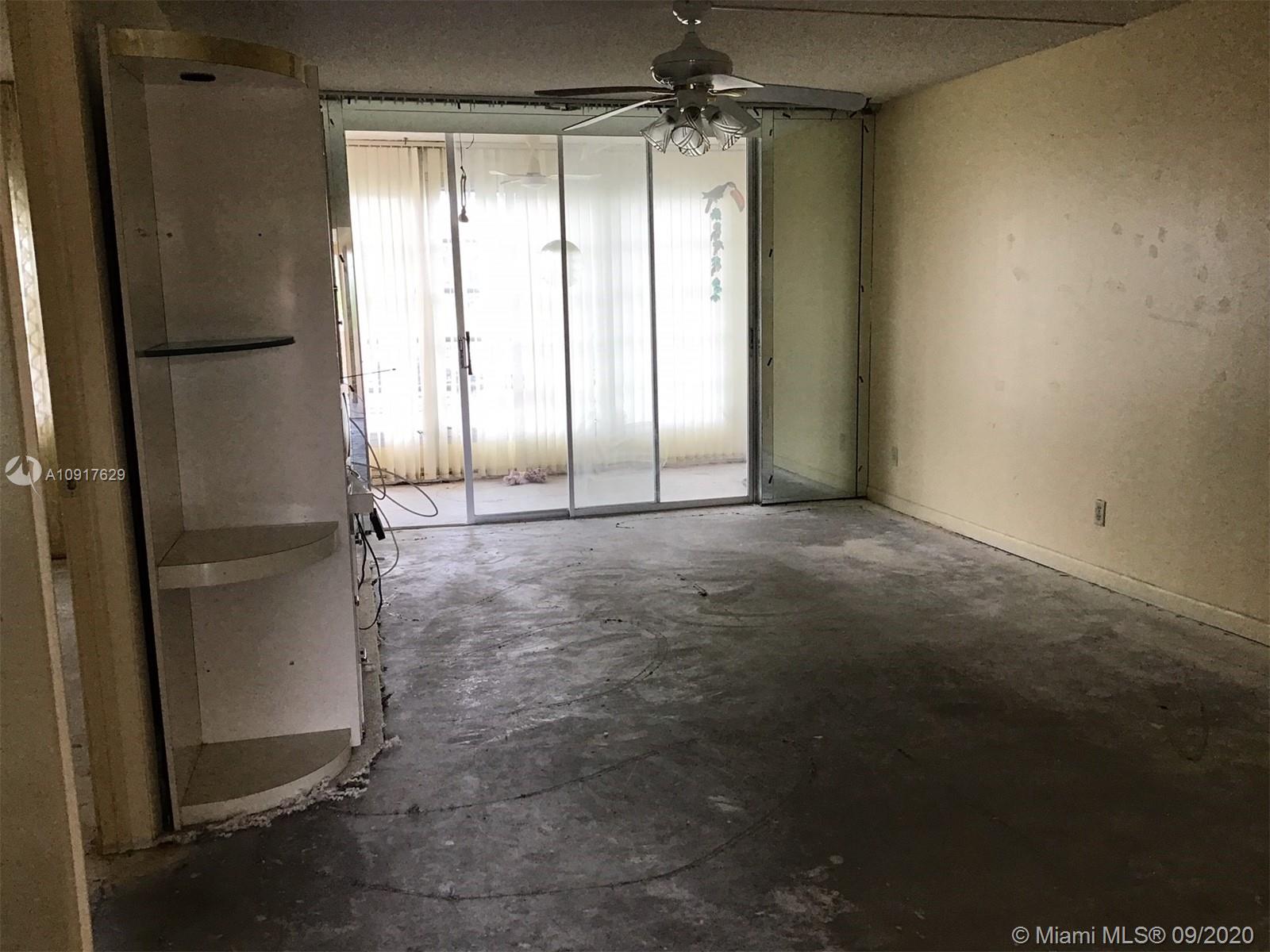 SUNRISE LAKES 118 CONDO - Residential