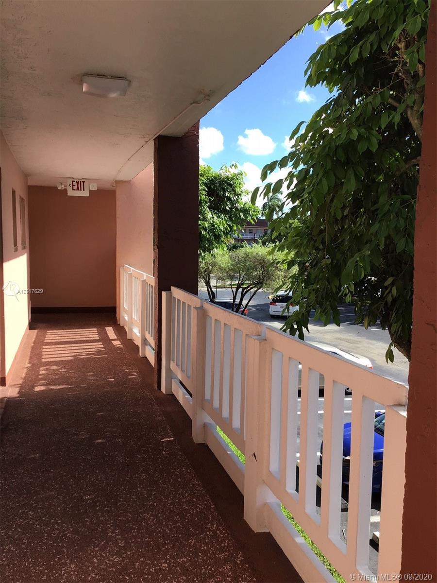 SUNRISE LAKES 118 CONDO - Residential