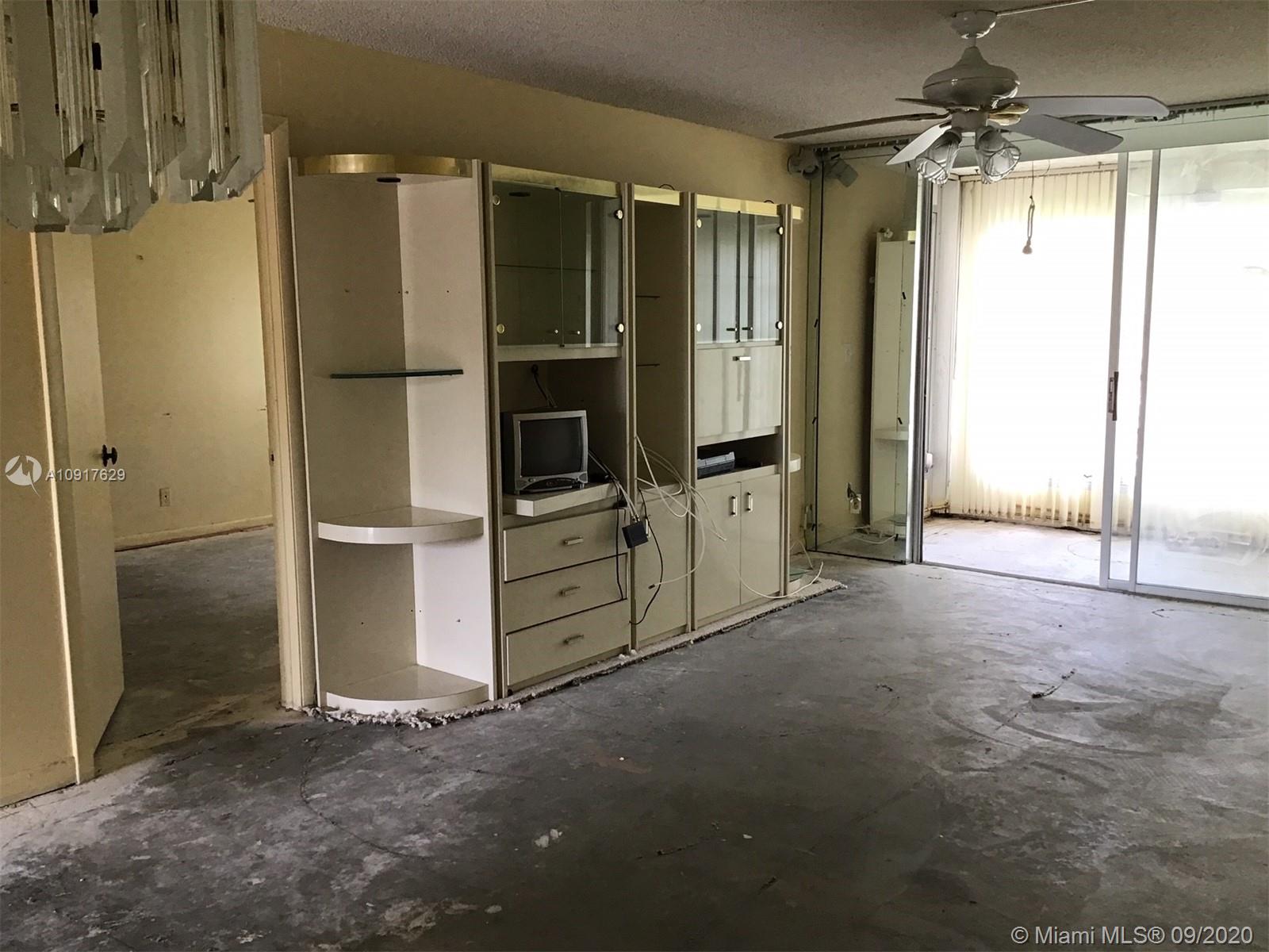 SUNRISE LAKES 118 CONDO - Residential