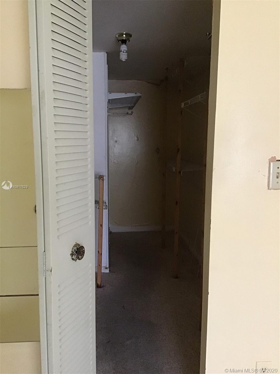 SUNRISE LAKES 118 CONDO - Residential