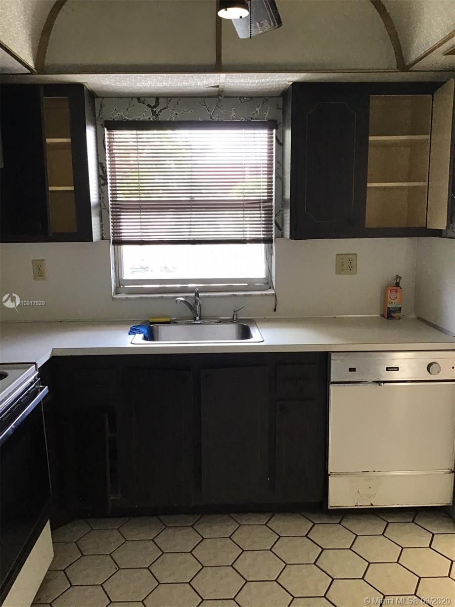 SUNRISE LAKES 118 CONDO - Residential