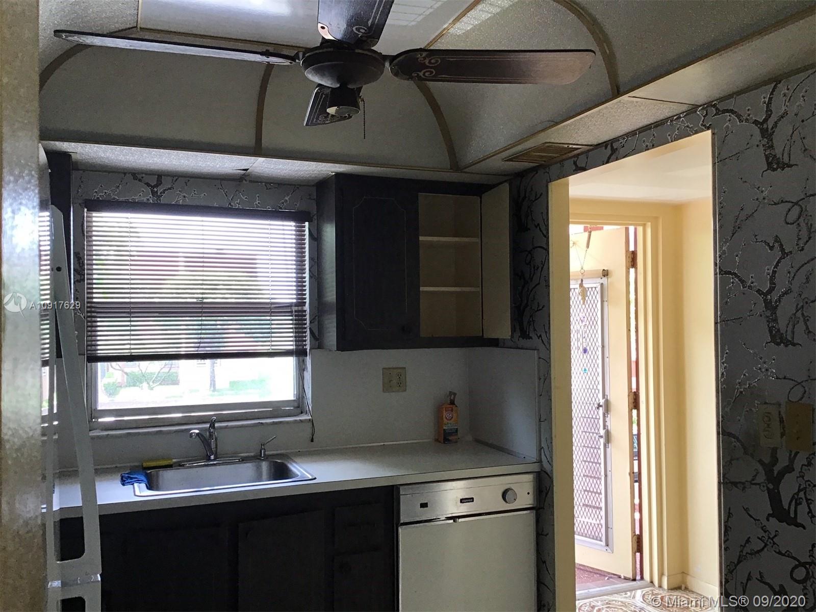 SUNRISE LAKES 118 CONDO - Residential