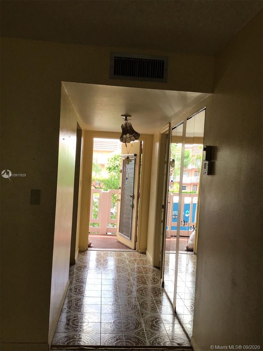 SUNRISE LAKES 118 CONDO - Residential