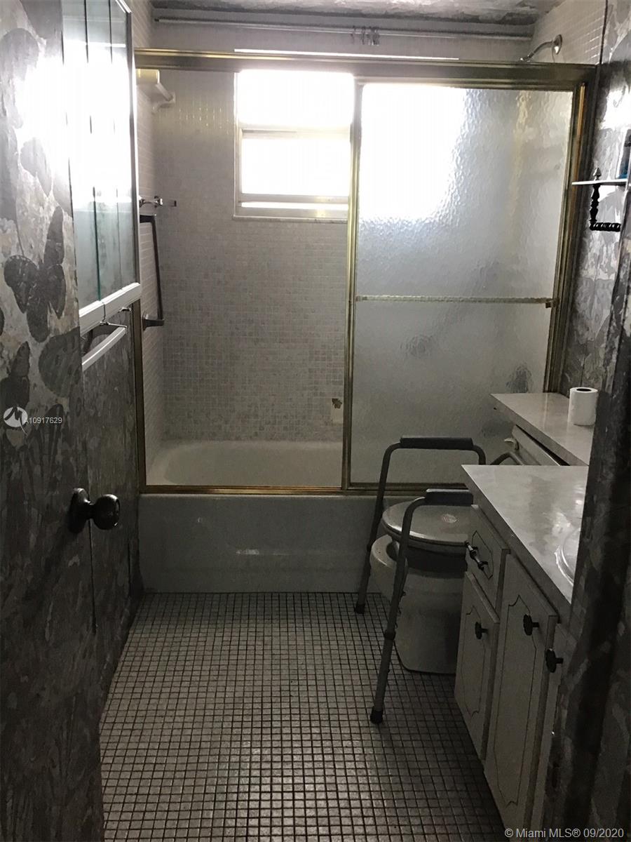 SUNRISE LAKES 118 CONDO - Residential