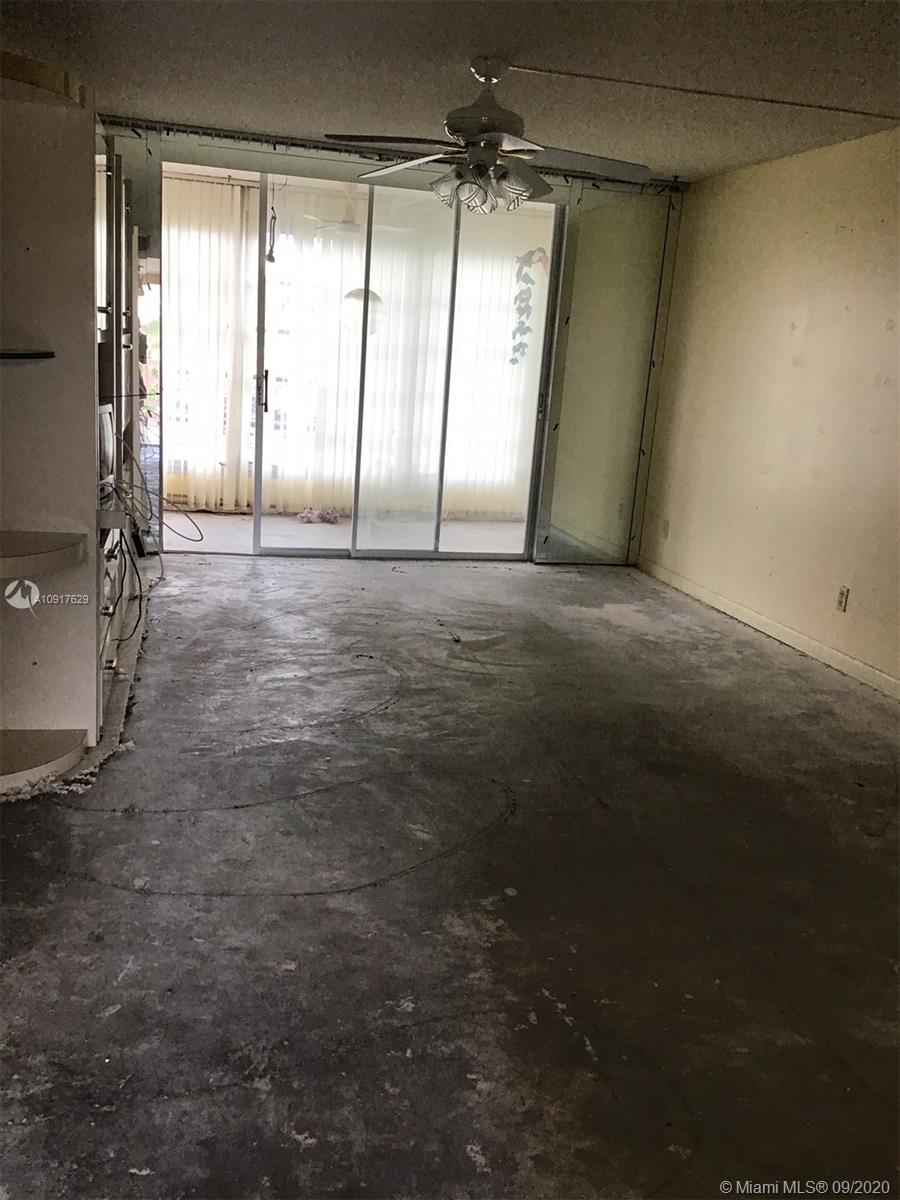 SUNRISE LAKES 118 CONDO - Residential