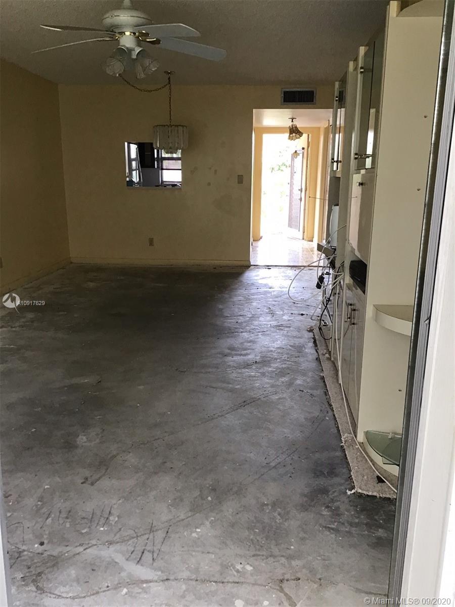 SUNRISE LAKES 118 CONDO - Residential