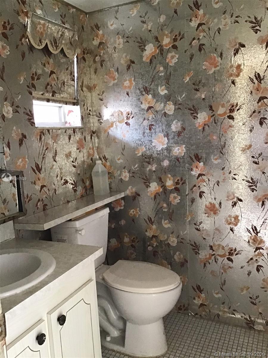 SUNRISE LAKES 118 CONDO - Residential