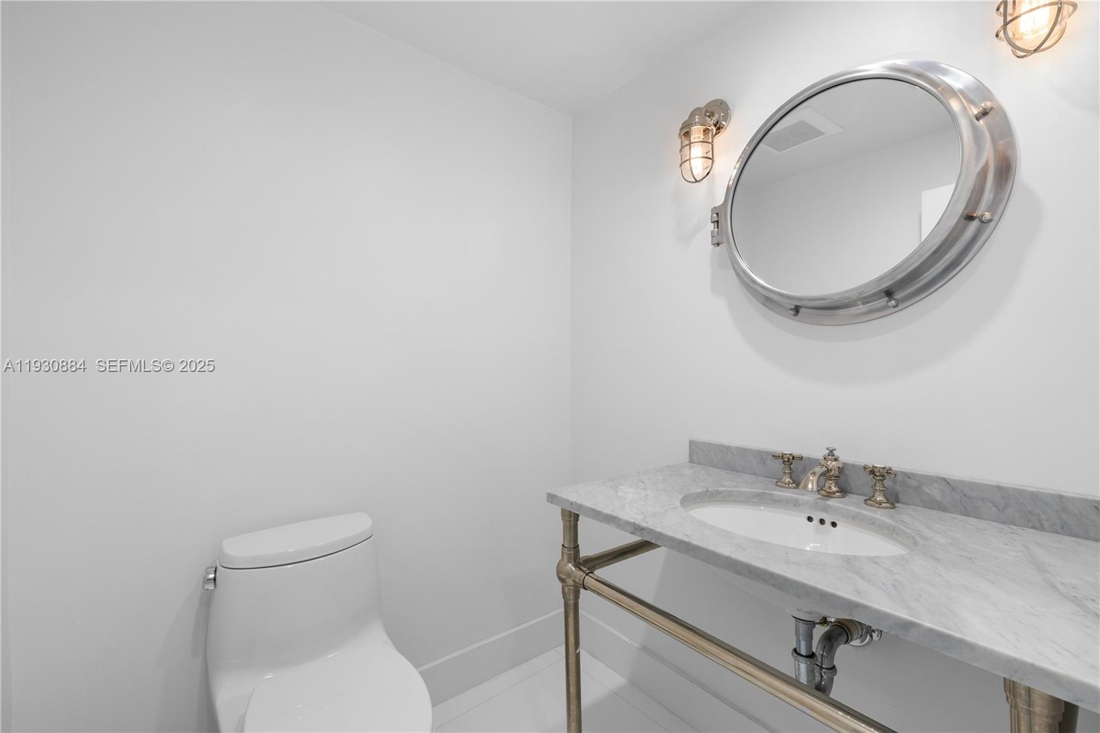 THE DECOPLAGE CONDO - Residential Lease