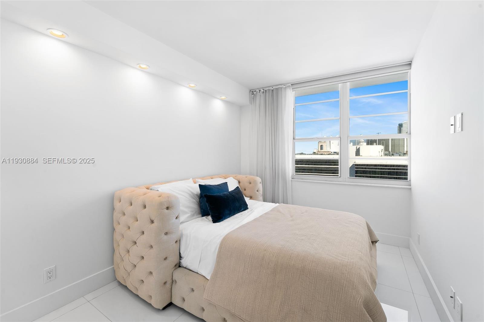 THE DECOPLAGE CONDO - Residential Lease