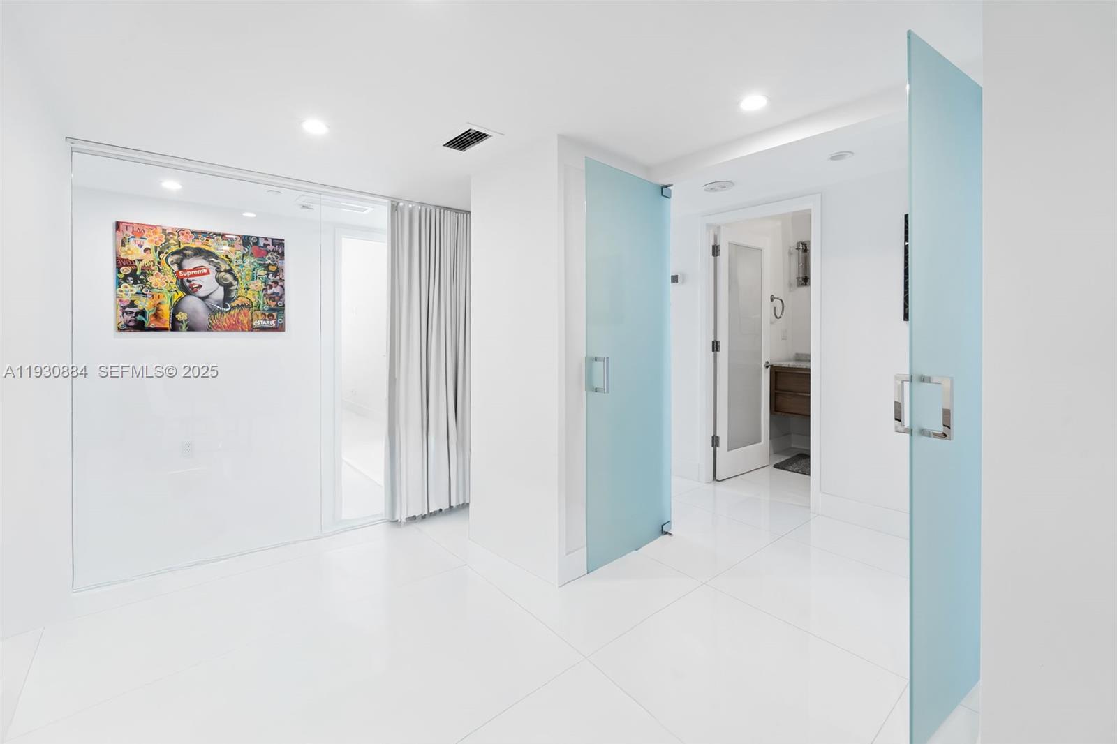 THE DECOPLAGE CONDO - Residential Lease