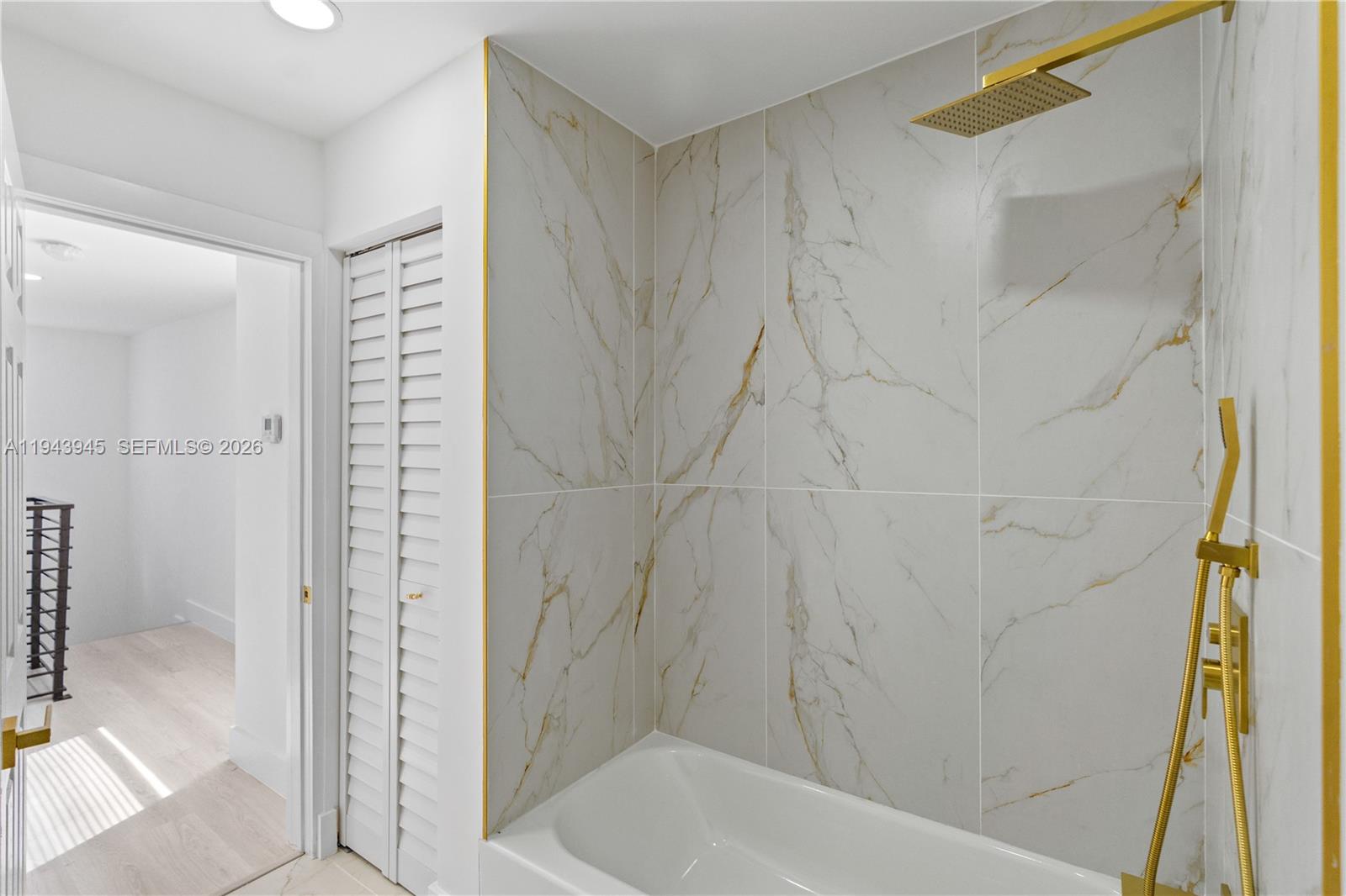 ORCHARD VILLA - Residential