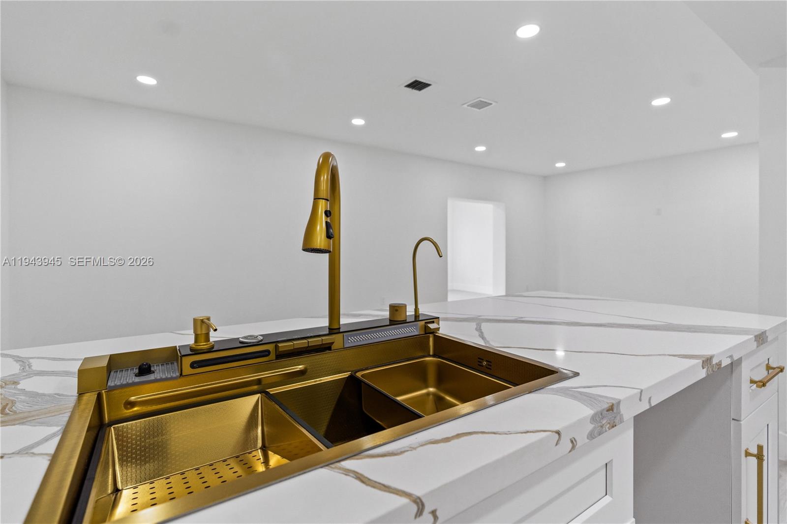 ORCHARD VILLA - Residential