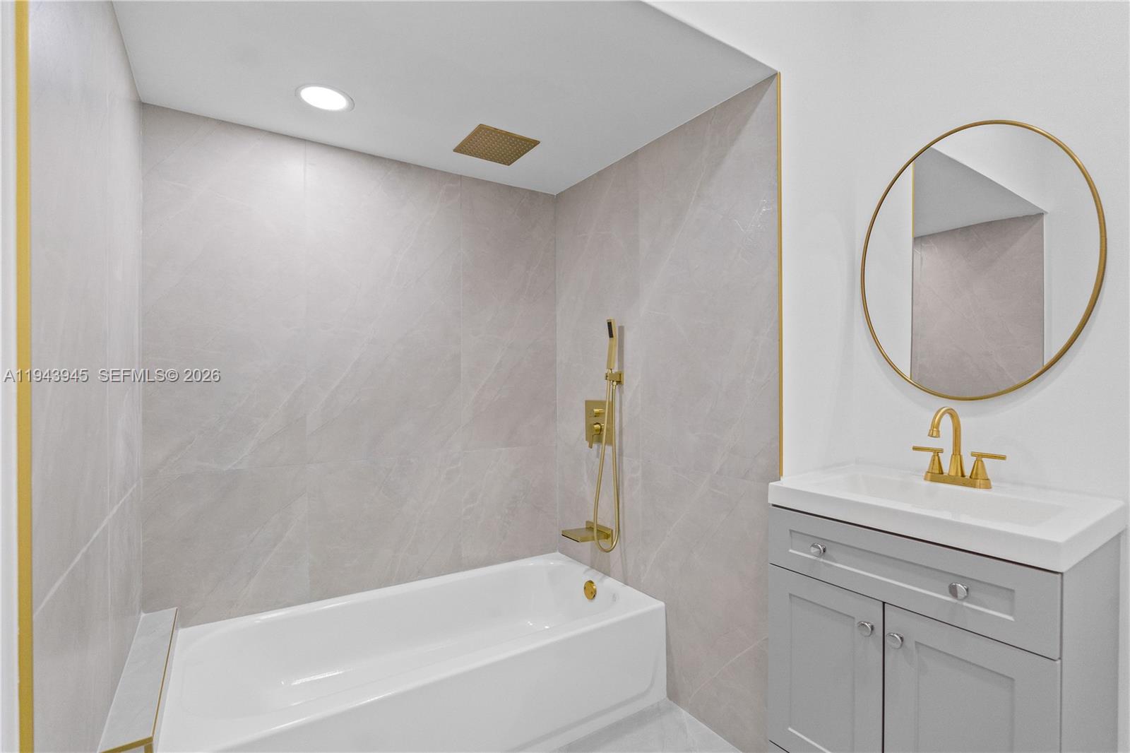 ORCHARD VILLA - Residential