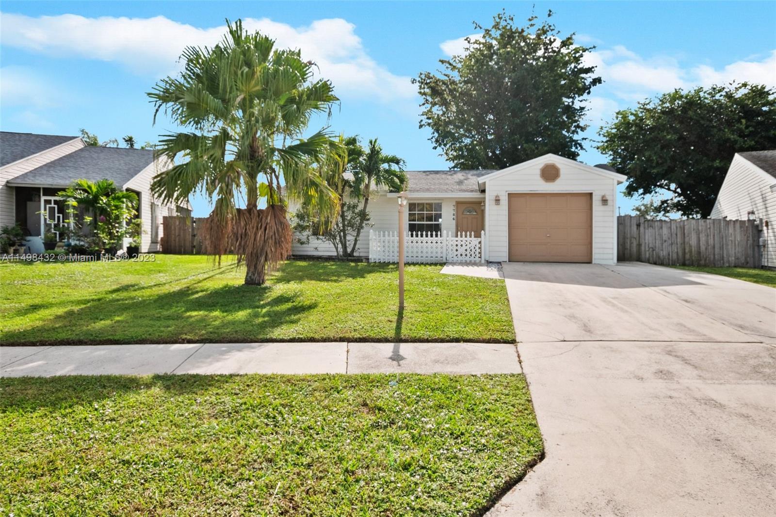 Property for Sale at 7786 Ridgewood Dr, Lake Worth, Palm Beach County, Florida - Bedrooms: 3 
Bathrooms: 2  - $400,000