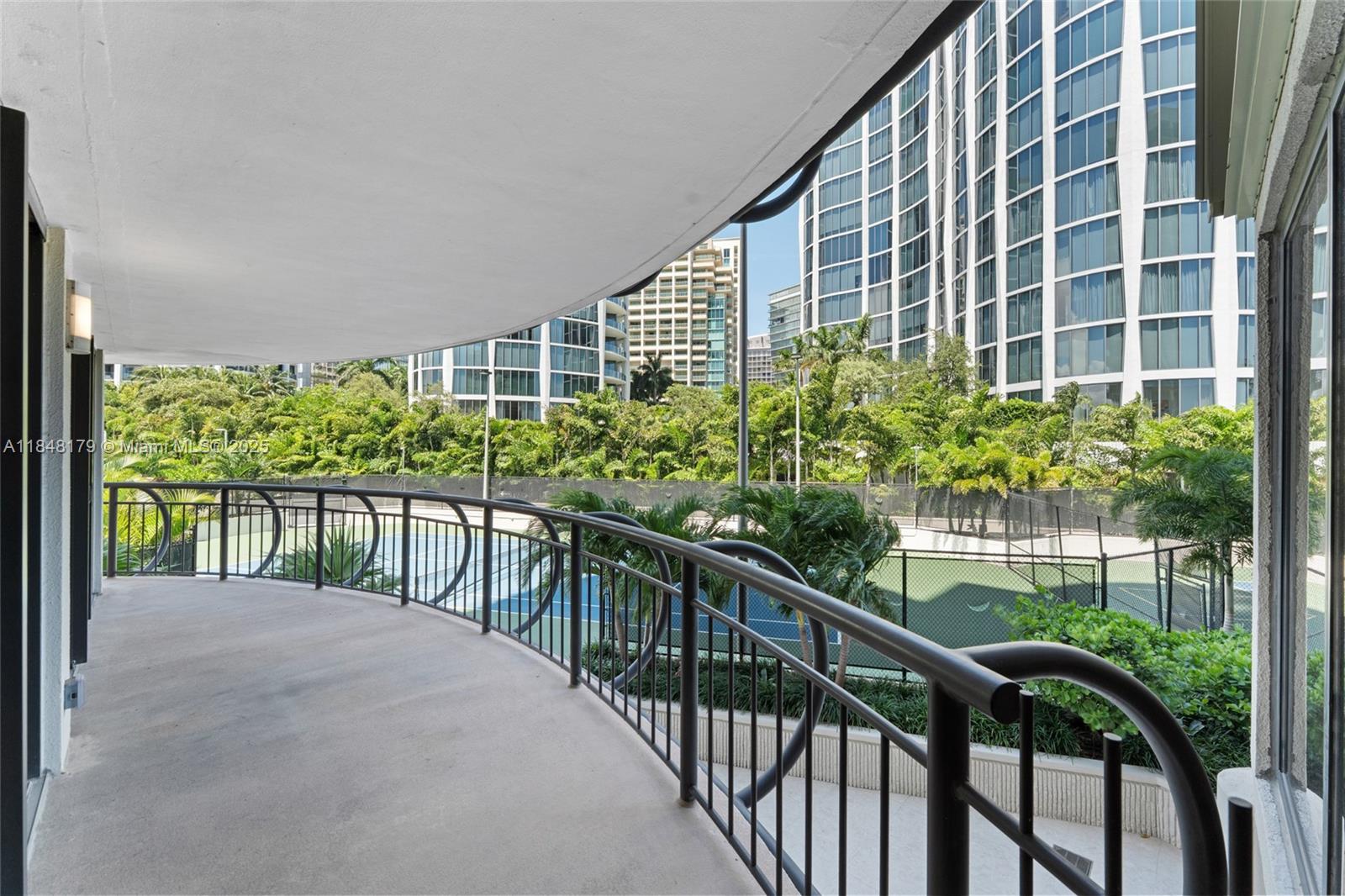 2843 S Bayshore Dr 3F