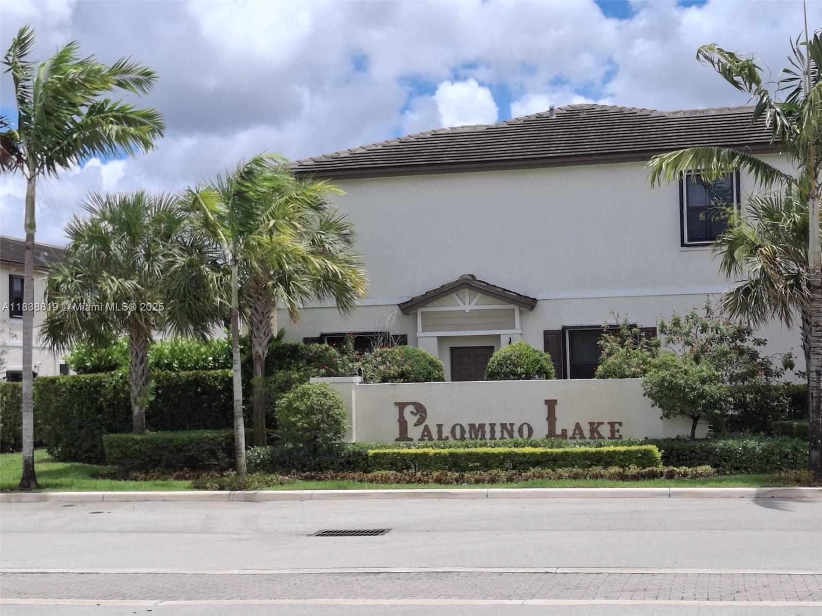 Beautiful townhome located in the sought after community of Palomino Lake. Located in the heart of Davie, this 3 bed, 2.5 bath home is located on a pristine lake with wonderful views. This home includes a gourmet kitchen with stainless steel appliances, quartz countertops, tiled and laminate floors, custom light fixtures and window treatments. Enjoy the best Davie has to offer including shopping, dining, schools and universities. Walking distance to clubhouse.