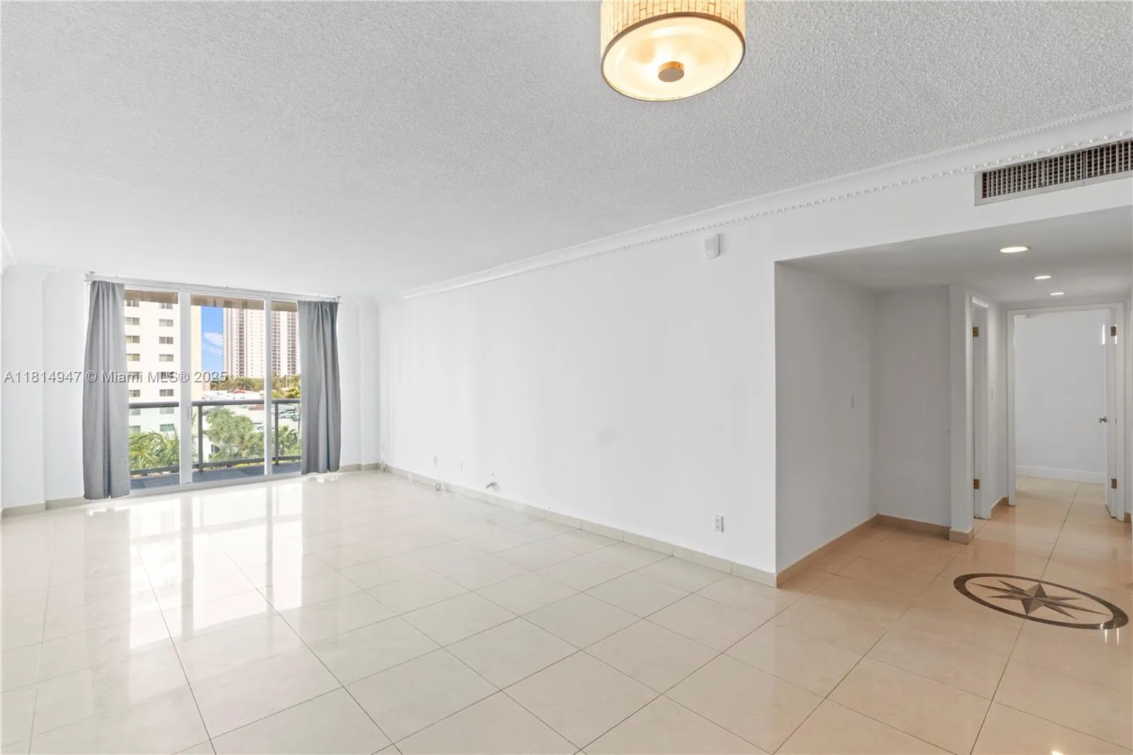 Sunny Isles Beach, Florida 33160, United States, 2 Bedrooms Bedrooms, ,2 BathroomsBathrooms,Residential,Active,143435